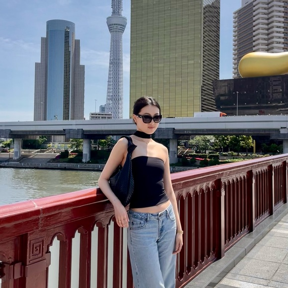 Meet your Posher, Olivia - Picture 1 of 1